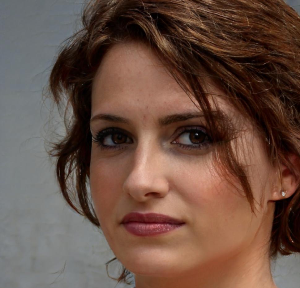 Senior fundraising strategist and startup advisor